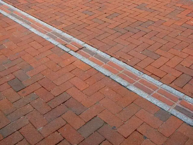 It begins at Boston Common, the oldest public park in the United States, and passes the gold-domed Massachusetts State… – The Freedom Trail