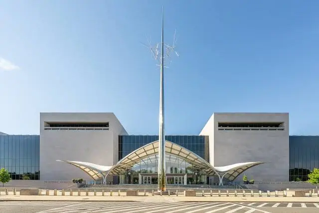 Das Luft- und Raumfahrtmuseum der Smithsonian Institution an der National Mall in Washington, D.C. besitzt die größte… – National Air and Space Museum