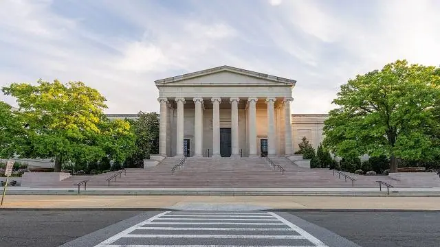 Gegründet mit der Kunstsammlung und dem Geld des Finanziers Andrew Mellon, öffnete die Galerie 1941 an der National… – National Gallery of Art