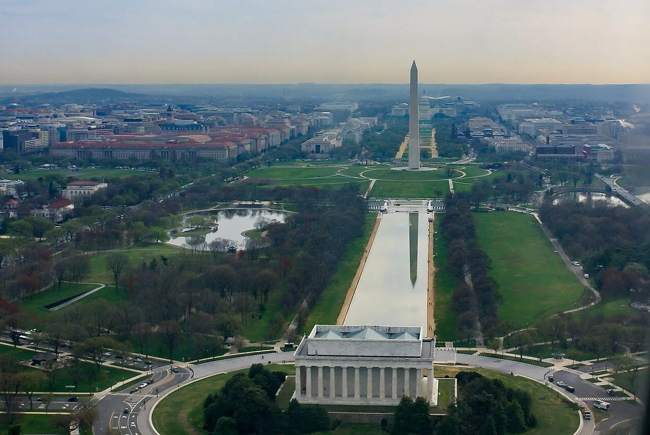 La vista desde lo alto del Monumento a Washington – National Mall
