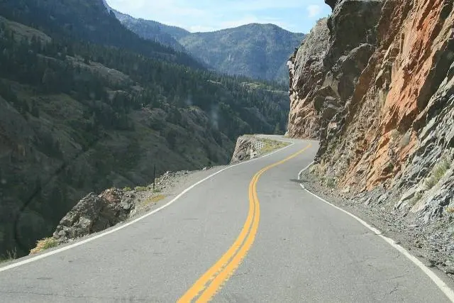 Der Million Dollar Highway ist der Abschnitt der US-550 zwischen Ouray und Silverton im Südwesten Colorados, und die…