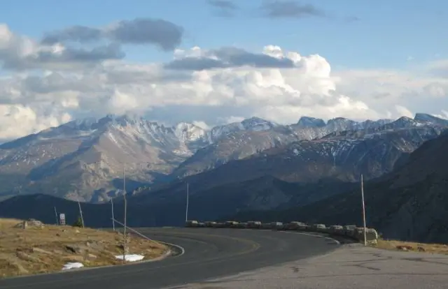 West of it, the road crosses the Continental Divide at Milner Pass and drops into the Kawuneeche Valley, where moose… – Trail Ridge Road